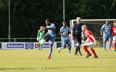 Lucky Ajax wint moeizaam met 2-4 van SPS